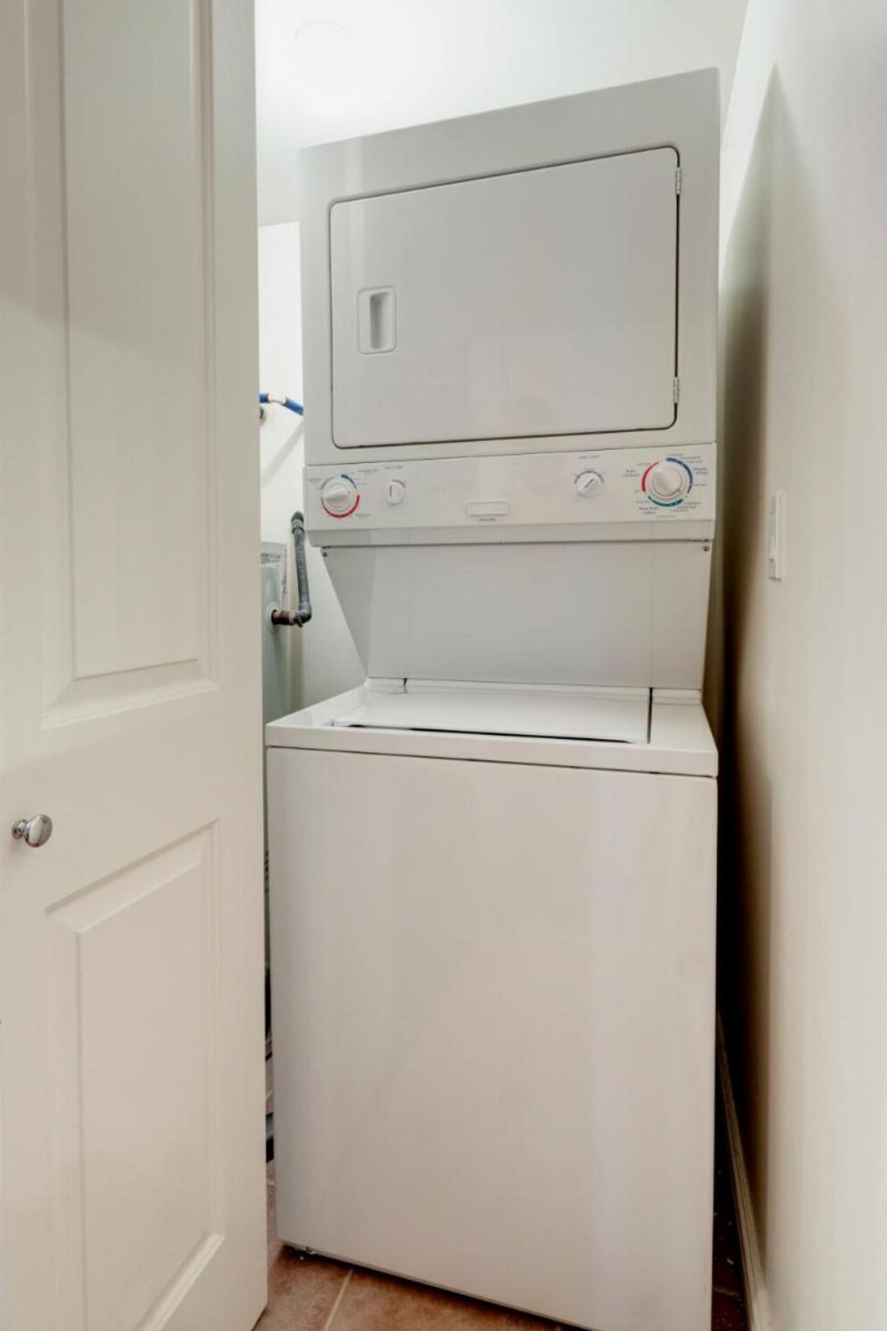 Bleury Furnished Apartments Image 109