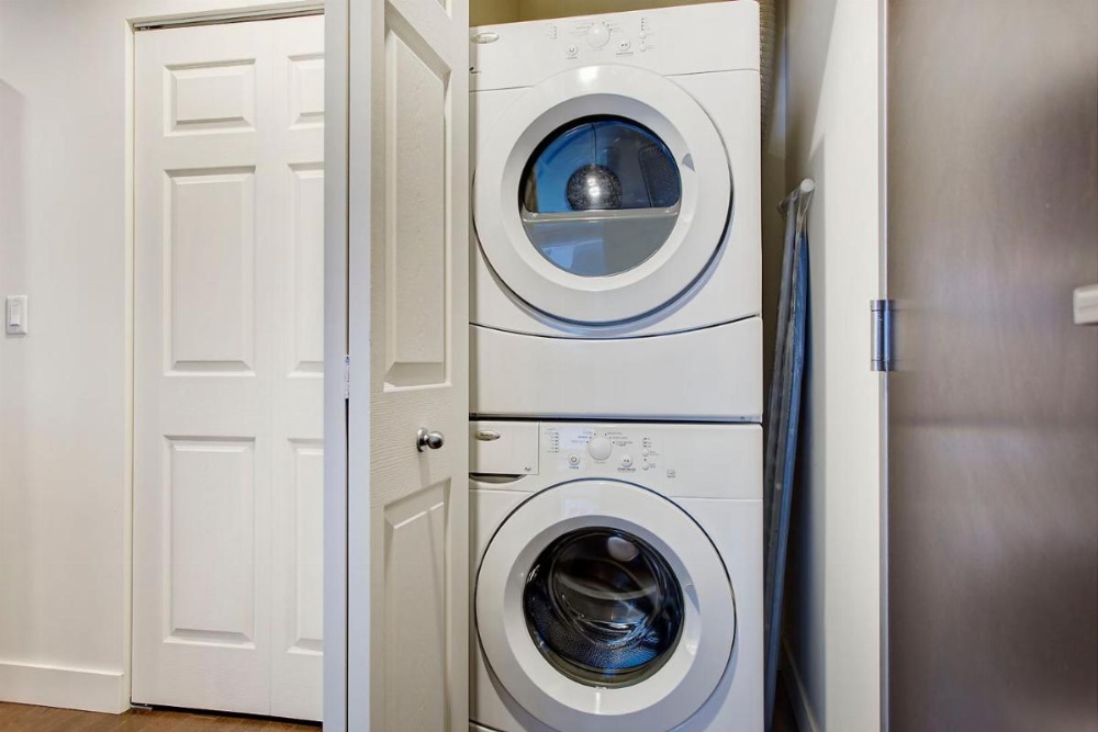 Bleury Furnished Apartments Image 6